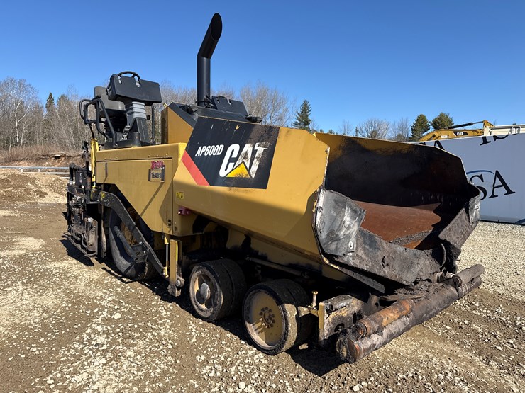 caterpillar-ap-600d-image-7