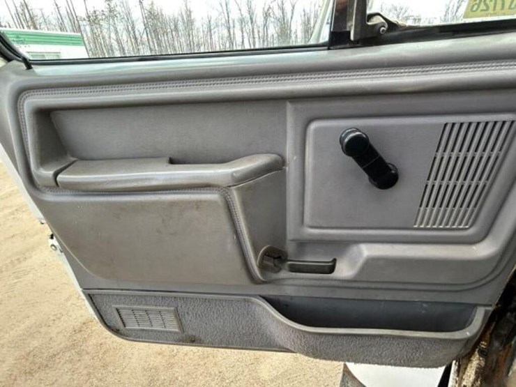 1997-ford-f800-image-19