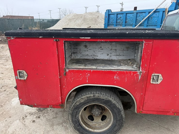 2012-chevrolet-3500-image-21