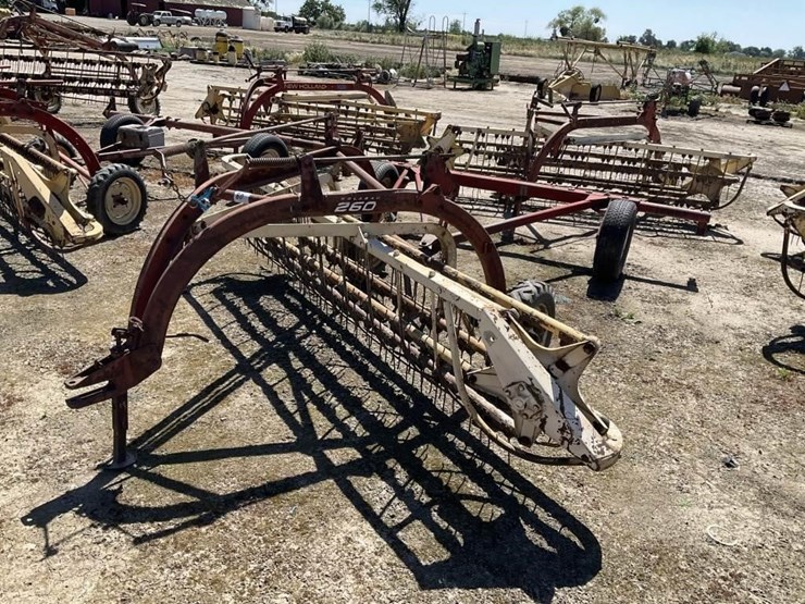 new-holland-260-image-2