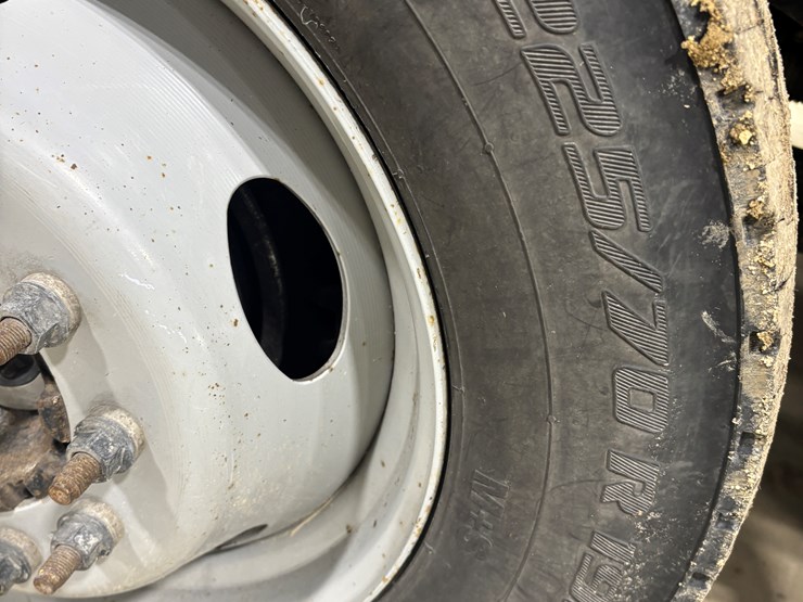 2022-ford-f550-sd-image-87