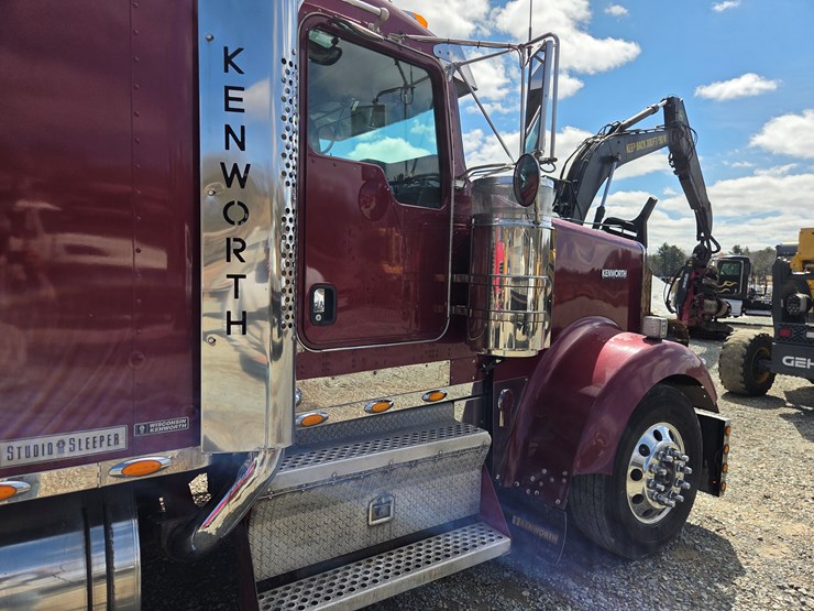 2006-kenworth-w900-image-17