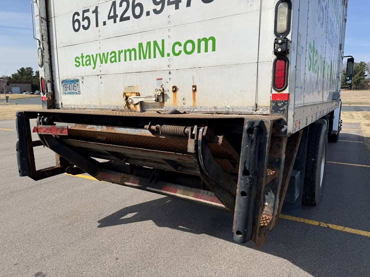 #2160-•-2006-freightliner-business-class-m2-box-truck-image-21