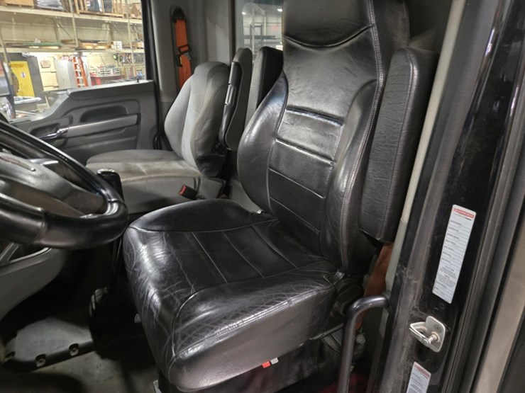 2015-kenworth-t680-image-58