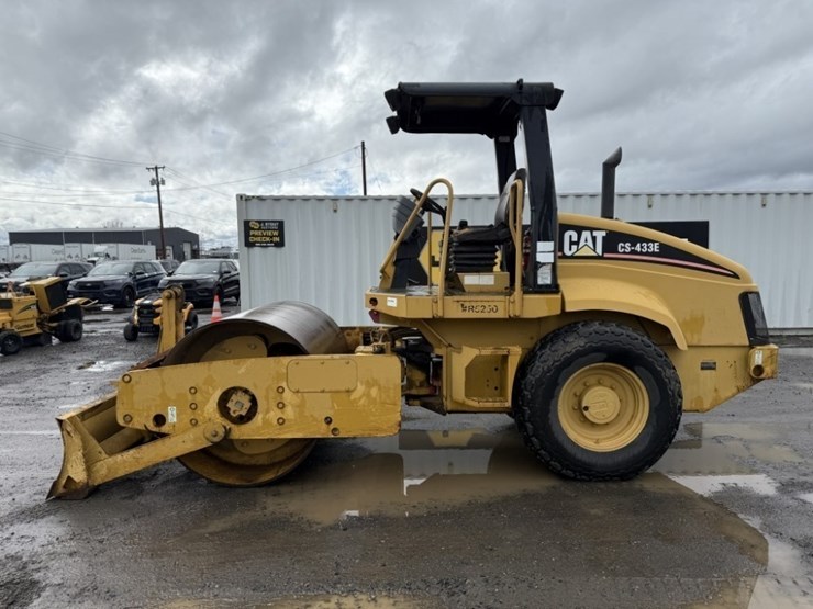 2005-caterpillar-cs-433e-image-7