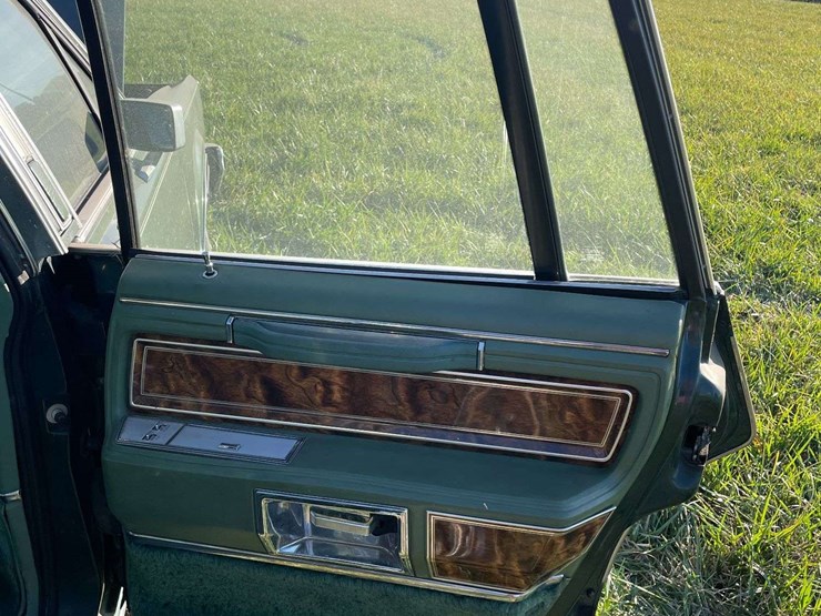 1980-lincoln-continental-town-car-image-52