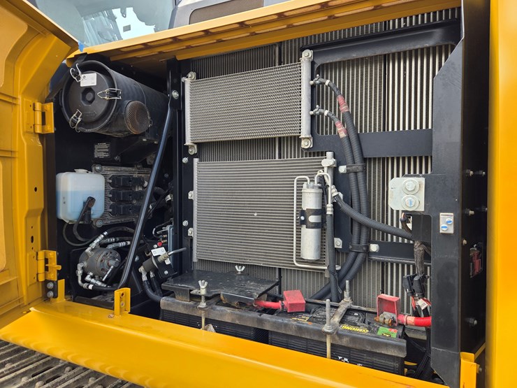 deere-160g-lc-image-31