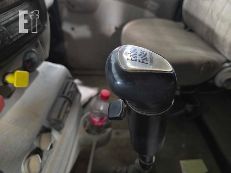 2004-mack-vision-cx613-image-15