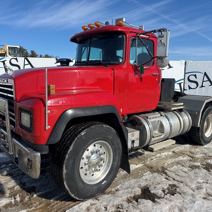 2000 MACK RD688S