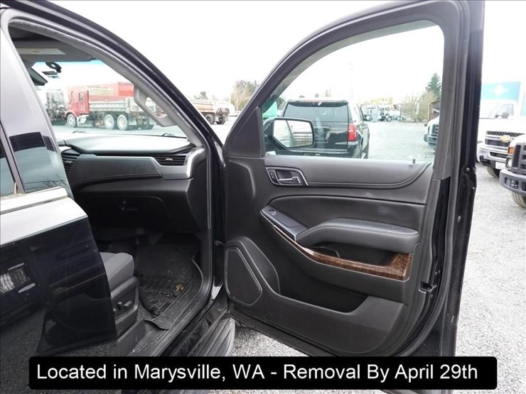 2017-chevrolet-tahoe-image-4