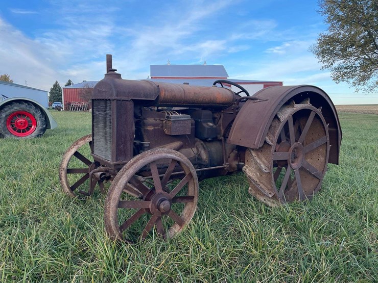 1927-fordson-tractor-image-1