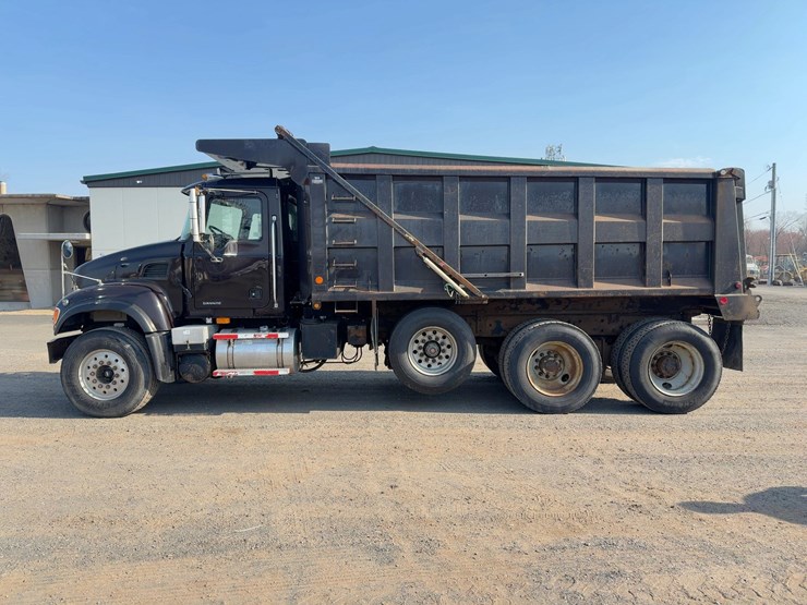 2006-mack-granite-cv713-image-2