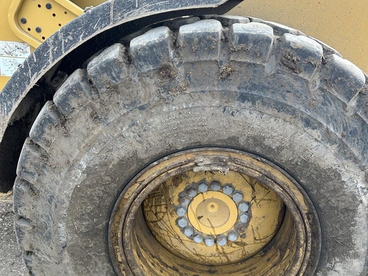 2016-caterpillar-930m-image-23