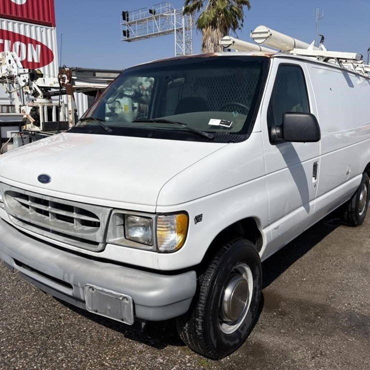 2002 FORD E350