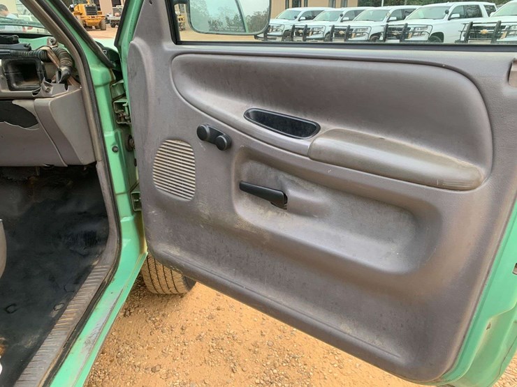 1996-dodge-ram-2500-image-16