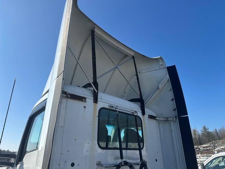 2017-kenworth-t680-image-21