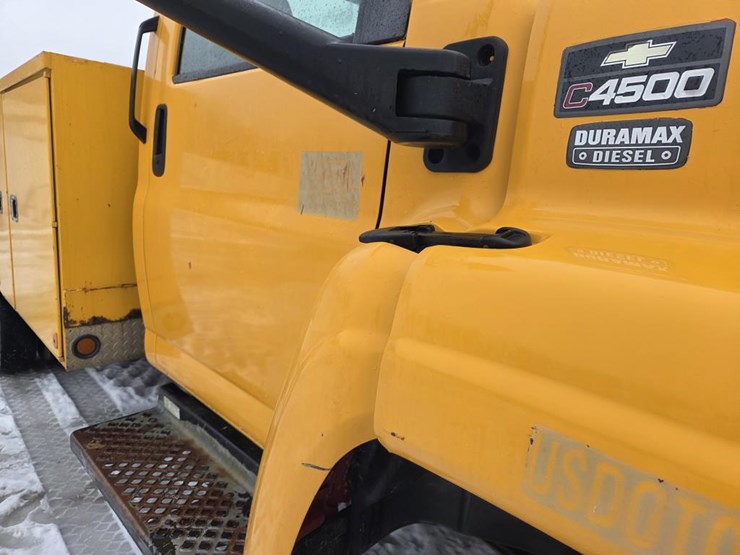 2005-massey-ferguson-8-image-15