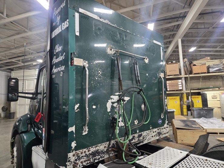 2017-kenworth-t680-image-25