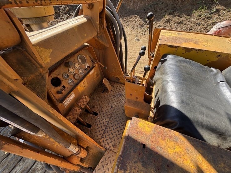 1973-case-850-image-23