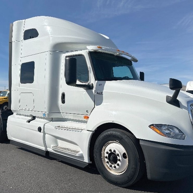 2020 INTERNATIONAL LT