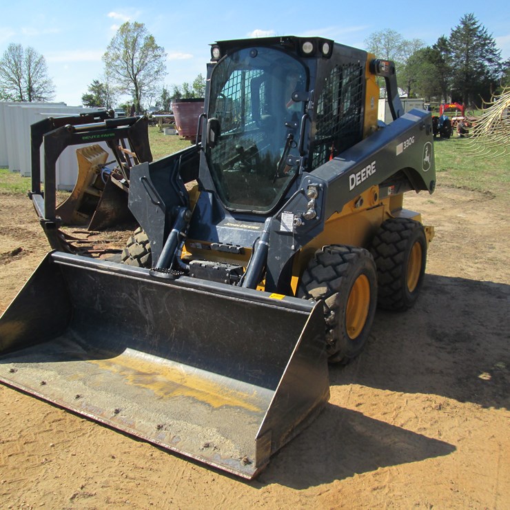DEERE 330G