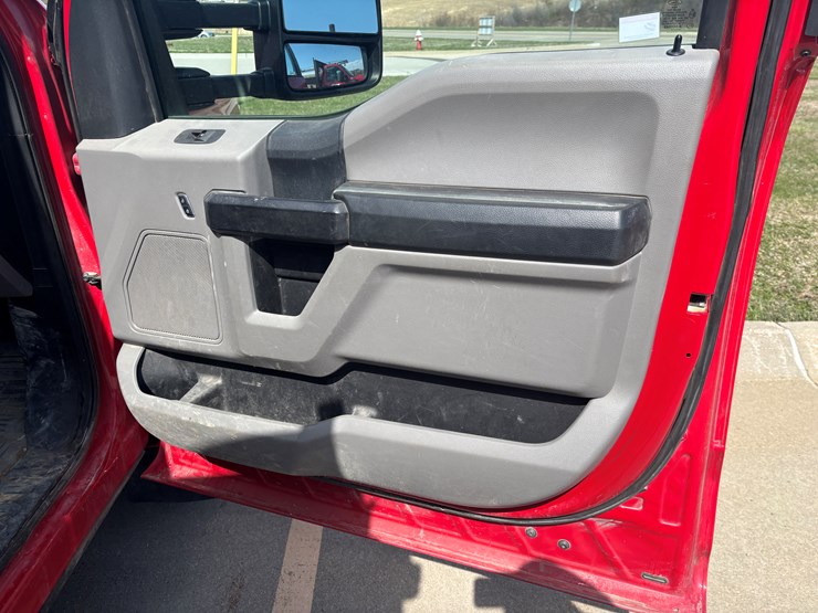 2017-ford-f350-image-43