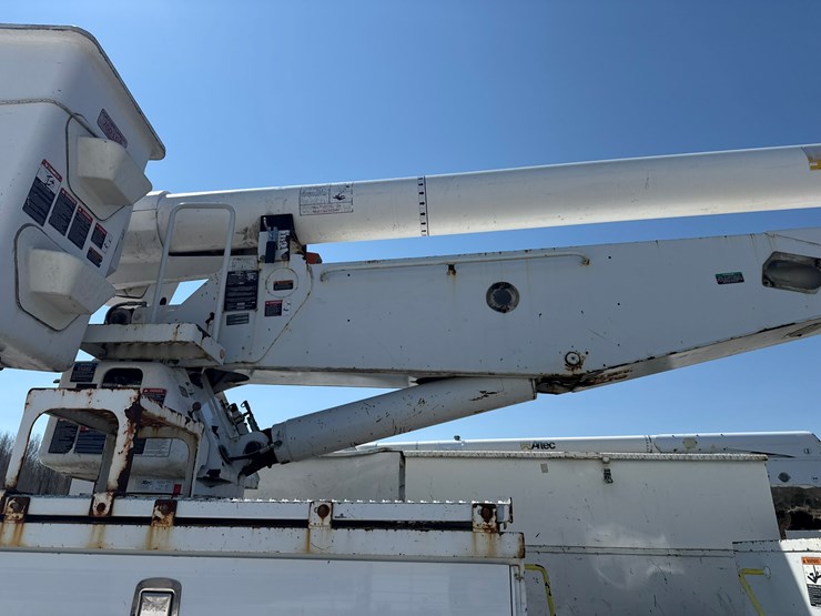 #1070-•-2012-freightliner-boom/crane-truck-image-37