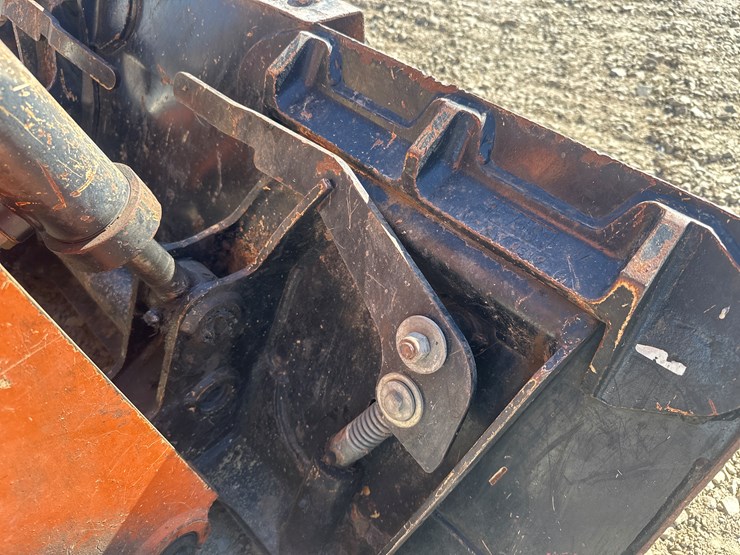 2020-gehl-rt105-image-31