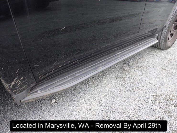 2017-chevrolet-tahoe-image-18