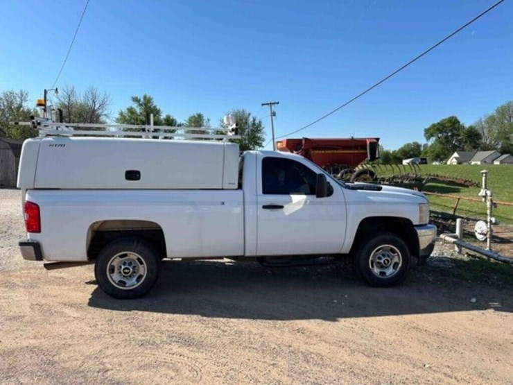 2011-chevrolet-2500-image-4