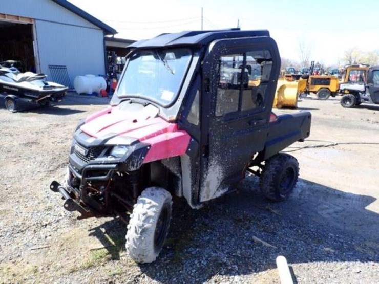 2016-pioneer-4x4-image-1