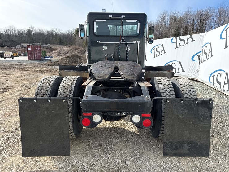 2013-peterbilt-337-image-4