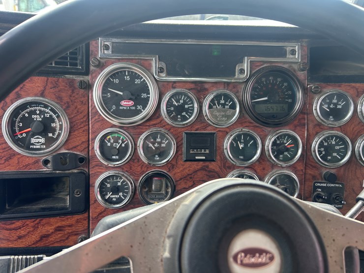1999-peterbilt-379-image-49