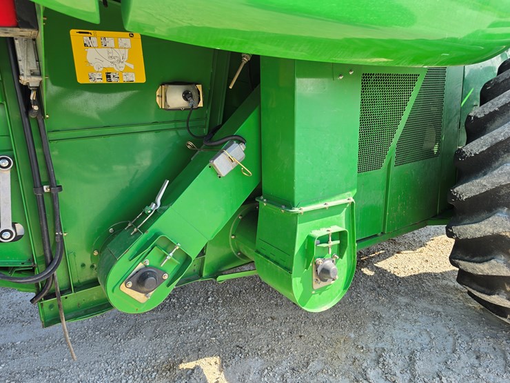 2006-john-deere-9560-sts-image-24