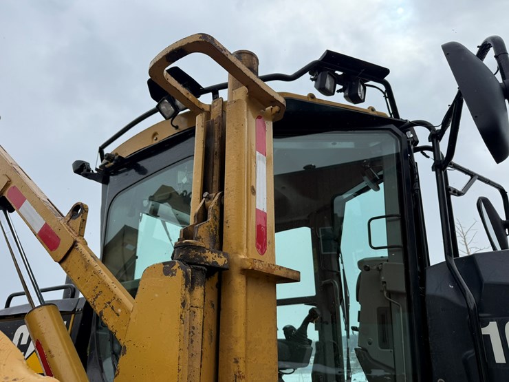 caterpillar-160m-image-67