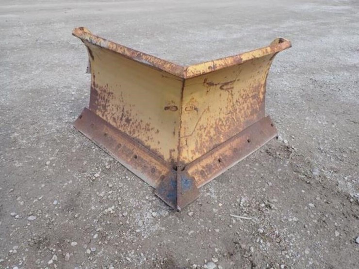 4-ft-v-plow-045366-image-1
