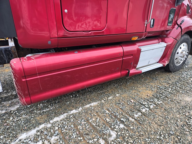 2007-peterbilt-387-image-23