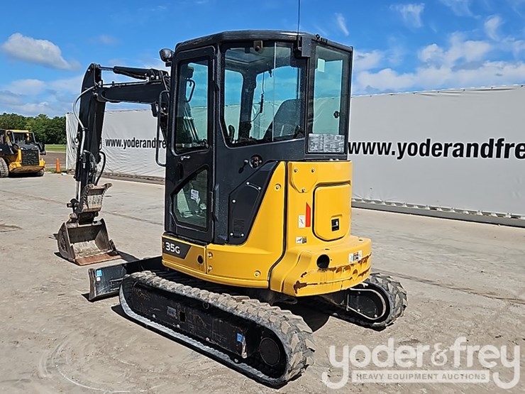 2022-deere-35g-image-3