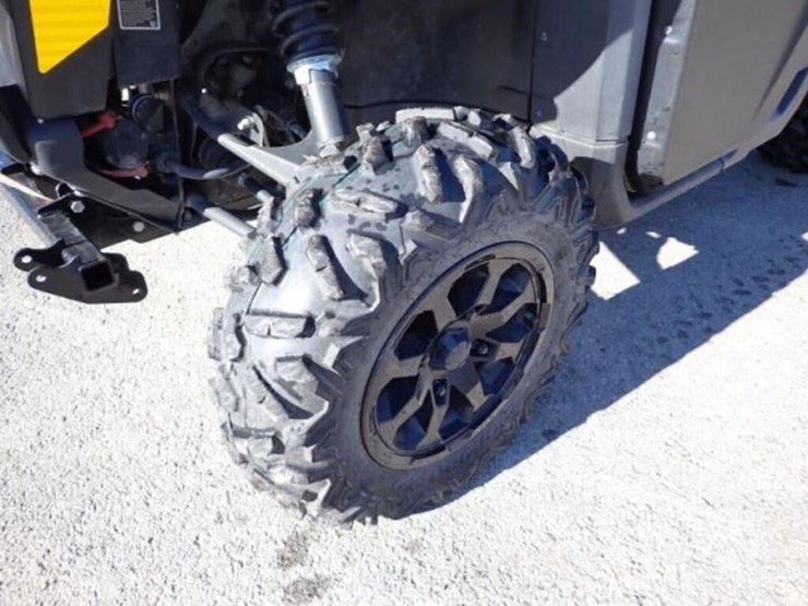 2021-can-am-defender-limited-hd10-4x4-side-by-side-image-31