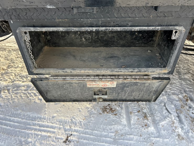 2021-ford-f550-image-30