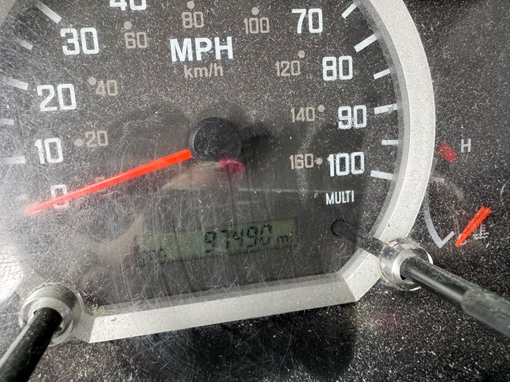 2019-isuzu-nrr-image-39