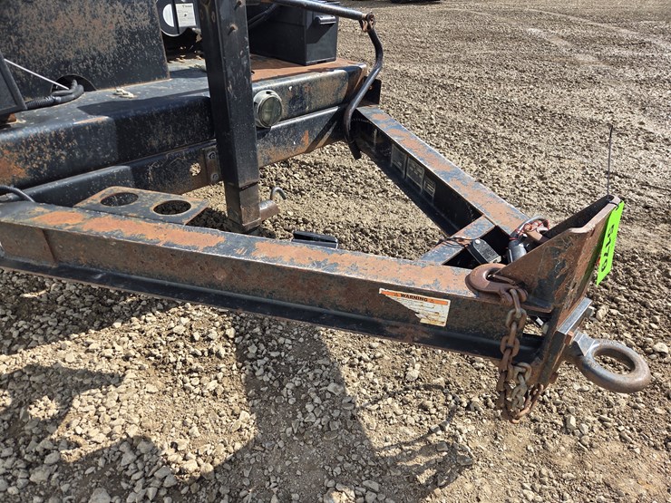 2019-massey-ferguson-8-image-9