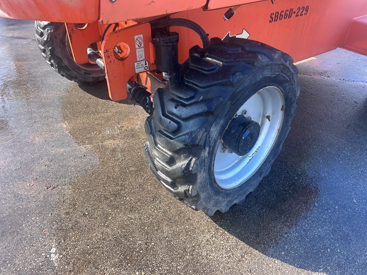 2011-jlg-660sj-image-17