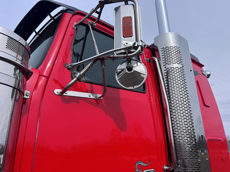 #1009-•-2012-western-star-conventional-4-sleeper-cab-truck-tractor-image-12