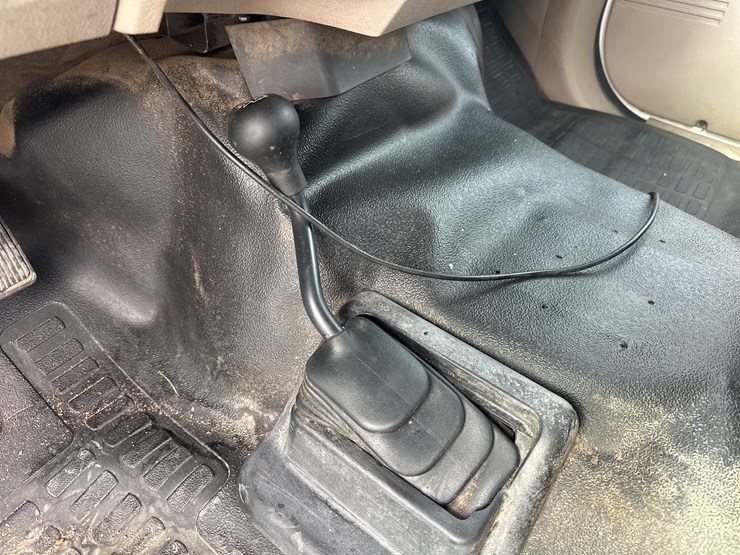 2010-ford-f350-image-39