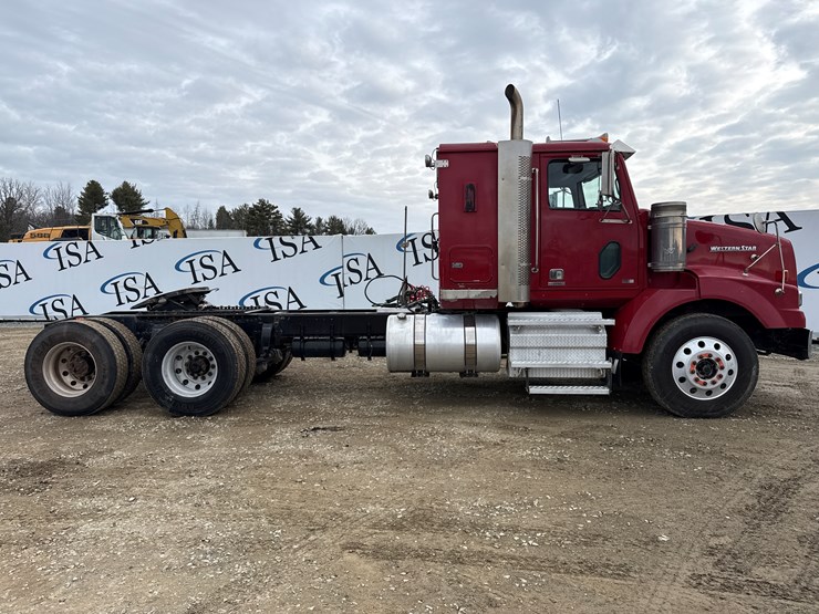 2012-massey-ferguson-8-image-6