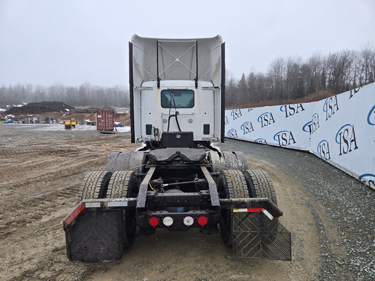 2017-kenworth-t680-image-4