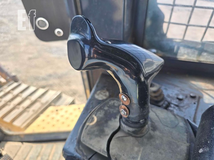 2006-deere-750j-image-19