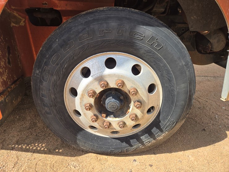 #1515-•-2005-international-9400i6x4-sleeper-cab-truck-tractor-image-61