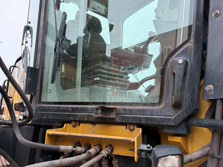 caterpillar-160m-image-72